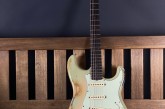 Fender 2018 Namm Ltd Edition Custom Shop Heavy Relic 62 Stratocaster Vintage Blonde over 3 Tone Sunburst-5.jpg